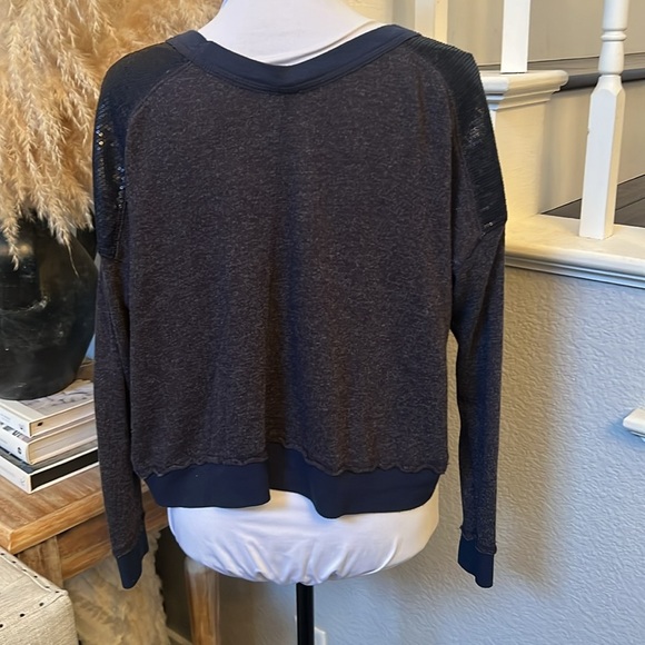Free people with Shoulder Sequins Long Sleeve Sweater Size Small - Picture 4 of 6